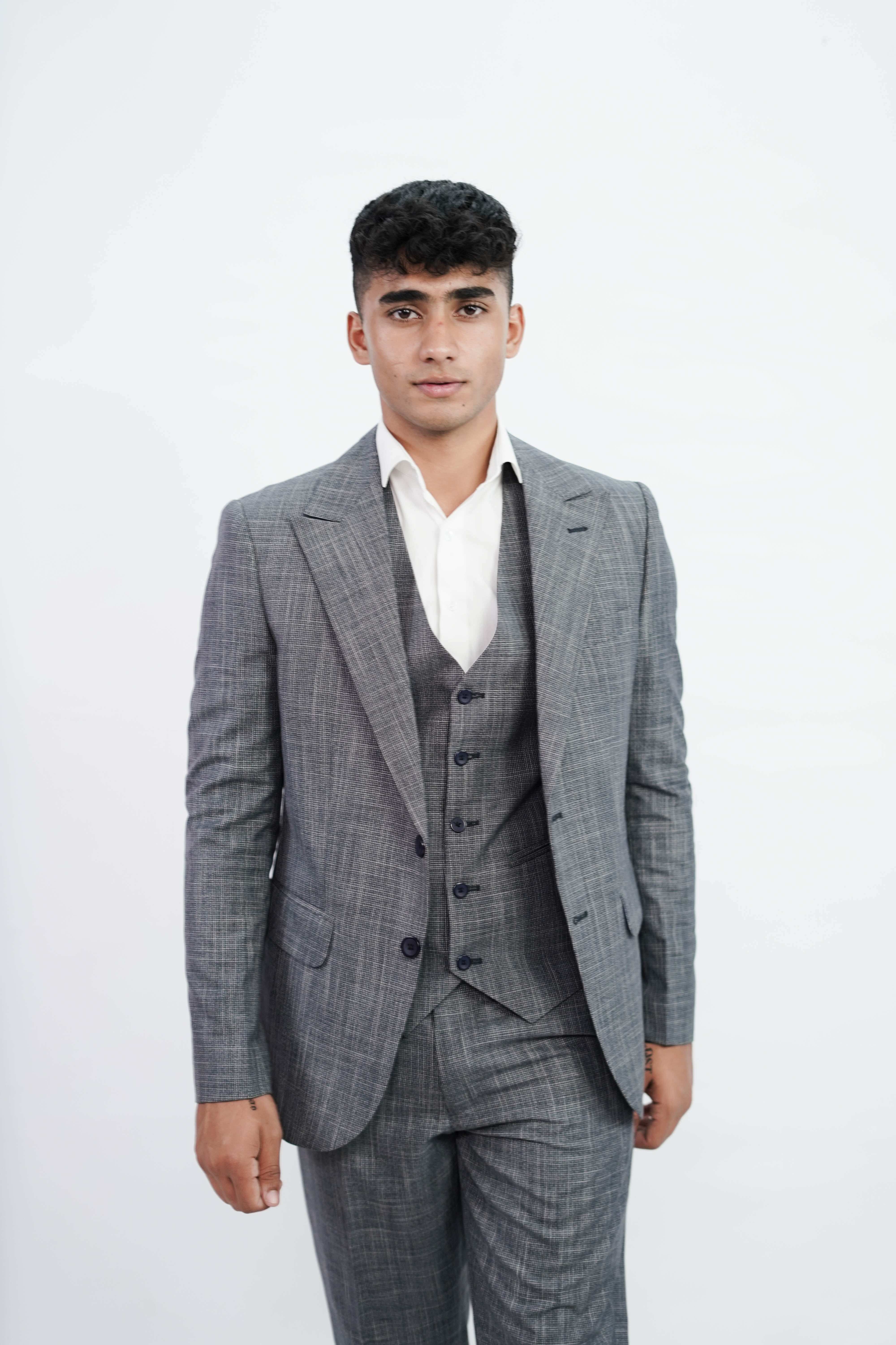 3-Piece Men Grey suit- High-End Formalwear for Every wedding - Imperial Stitch