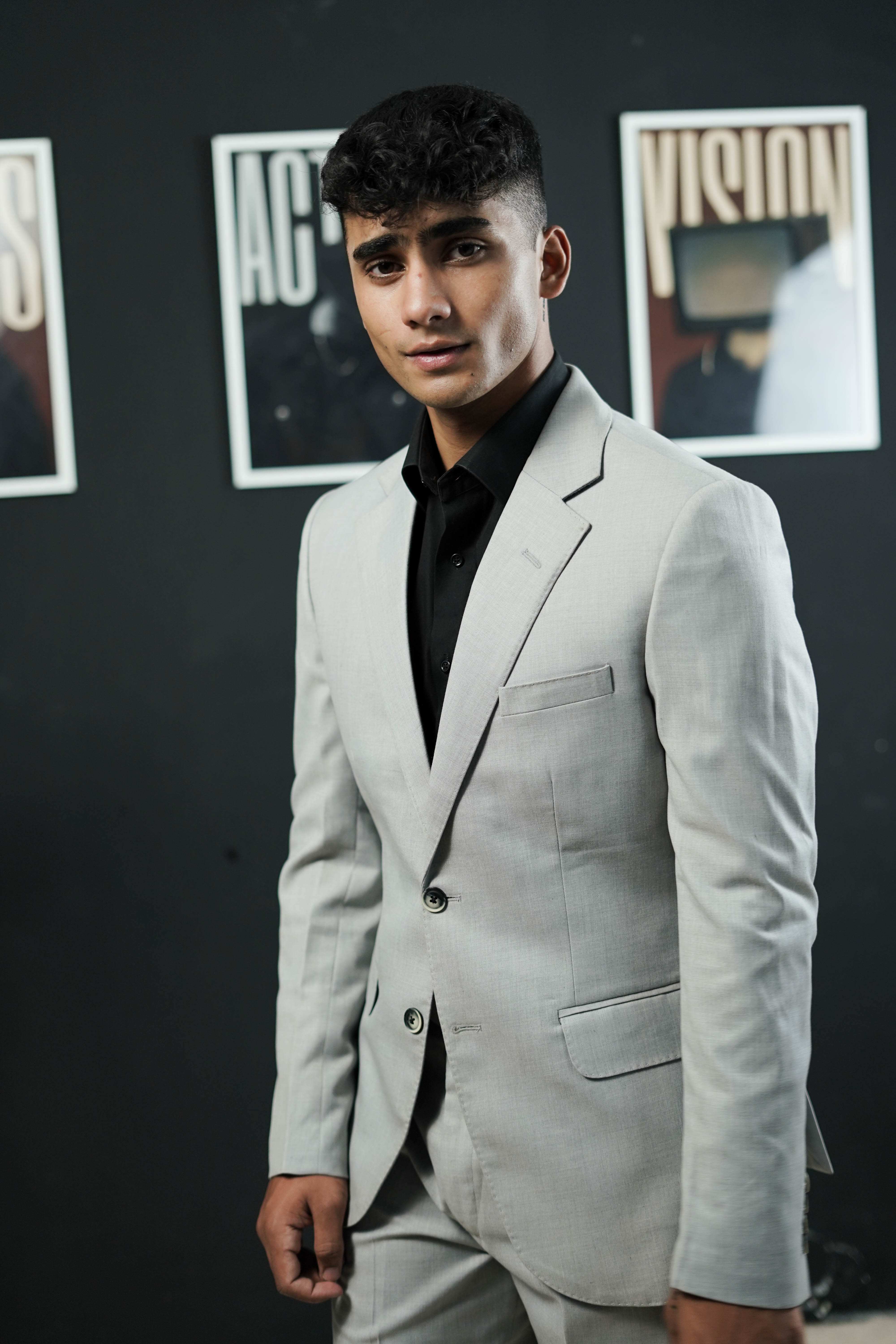 3-Piece Men Grey suit- Custom Fit High-End Formalwear for Every Occasion - Imperial Stitch