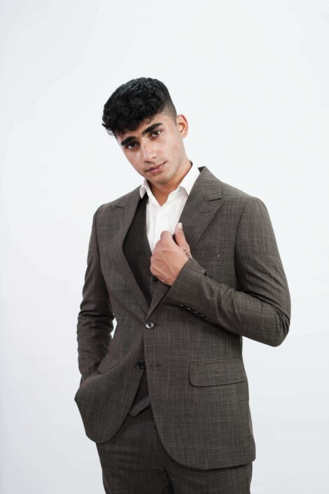 3-Piece Men Charcoal Grey suit- Custom Fit High-End Formal & Casual wear for Every Occasion